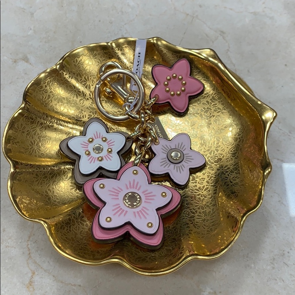 COACH WILDFLOWER CLUSTER BAG CHARM BRASS & PINK - Picture 11 of 16